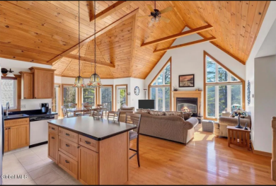 Contemporary lakeview home offers a rare blend of flexibility - photo 2