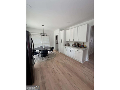 Gorgeous 4 bedroom 2.5 bath traditional style home with stunning - photo 10