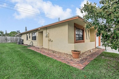 Rare 3-Bedroom Find with Ultra-Low HOA! This single-story villa - photo 28