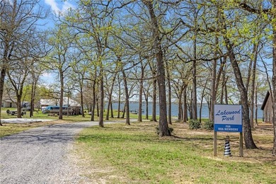 Want room to spread out near the water? These three wooded lots - photo 4