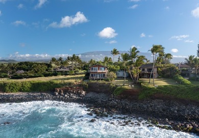 Oceanfront home and cottage in a highly desirable private and - photo 3