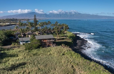 Oceanfront home and cottage in a highly desirable private and - photo 4