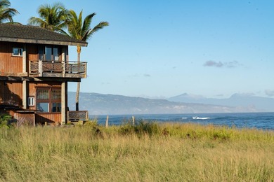 Oceanfront home and cottage in a highly desirable private and - photo 7
