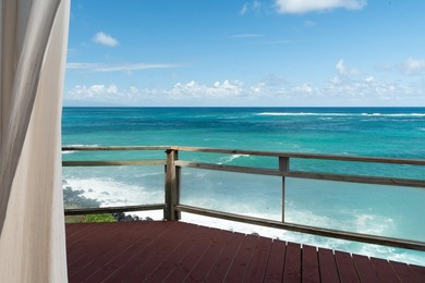 Oceanfront home and cottage in a highly desirable private and - photo 9