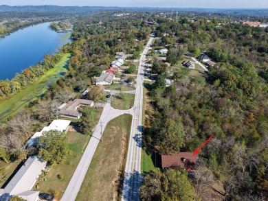 Lake Taneycomo Home For Sale in Forsyth Missouri