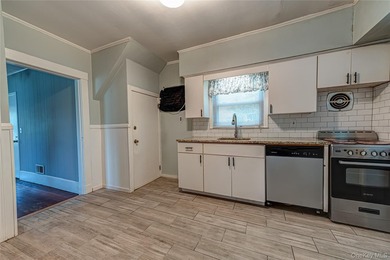 Welcome to this charming Colonial that offers the perfect blend - photo 11