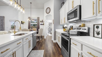 Discover this immaculate, like-new 3,058 sq ft ranch-style - photo 4