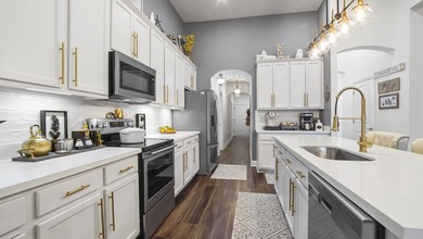 Discover this immaculate, like-new 3,058 sq ft ranch-style - photo 5