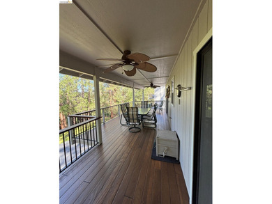 Well maintained home on a quiet street, with pleasant views and - photo 18