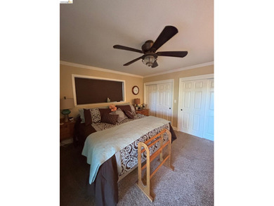 Well maintained home on a quiet street, with pleasant views and - photo 20