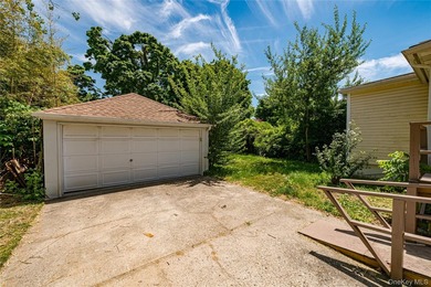 Welcome to this charming Colonial that offers the perfect blend - photo 20