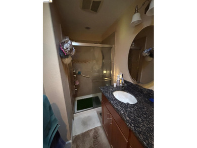 Well maintained home on a quiet street, with pleasant views and - photo 24