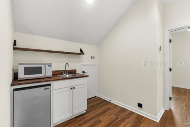 Beautifully remodeled & meticulously maintained 4-bed 3-bath - photo 25