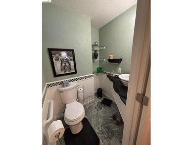 Well maintained home on a quiet street, with pleasant views and - photo 30