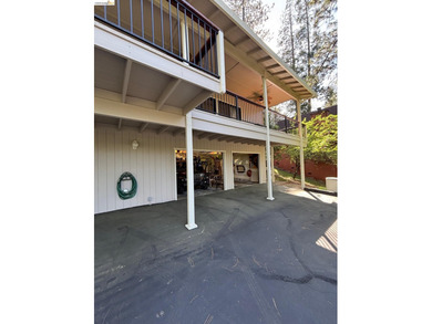 Well maintained home on a quiet street, with pleasant views and - photo 37