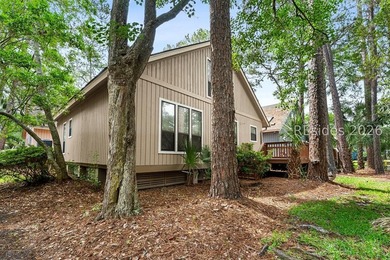 Beautifully remodeled & meticulously maintained 4-bed 3-bath - photo 40