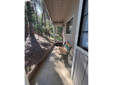 Well maintained home on a quiet street, with pleasant views and - photo 41