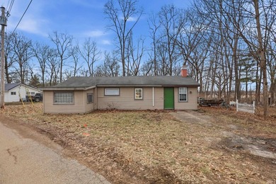 North Twin Lake Home For Sale in Howe Indiana