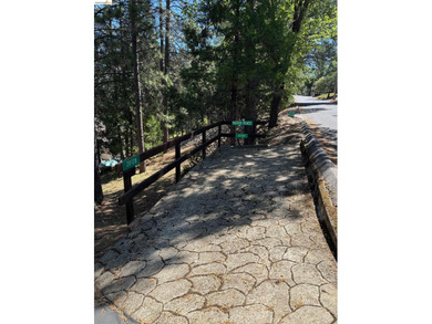 Well maintained home on a quiet street, with pleasant views and - photo 42