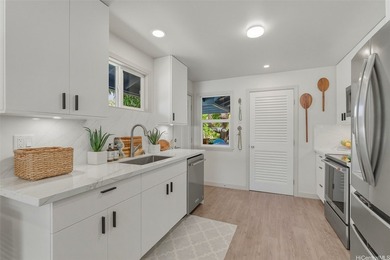 Location, location, location! Nestled in desirable Kaimuki, this - photo 7