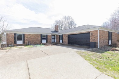 (private lake, pond, creek) Home For Sale in Newburgh Indiana