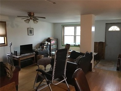 Major renovation warranted. Significant deferred maintenance - photo 4