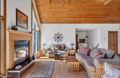 Contemporary lakeview home offers a rare blend of flexibility - photo 14