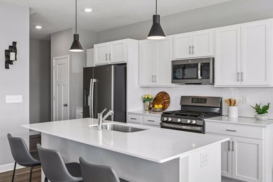 Experience the perfect blend of new construction quality and the - photo 10