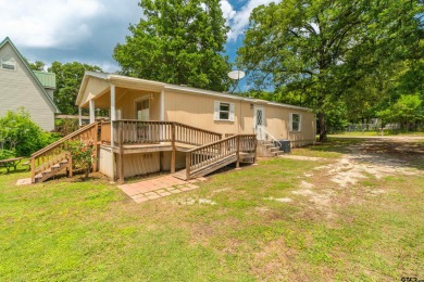 Waterfront Weekend Get-a-way or make it your daily Lake Living - Lake Home For Sale in Wills Point, Texas