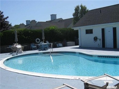 Gorgeous, light, bright, and airy, this immaculate 2-bedroom - photo 10