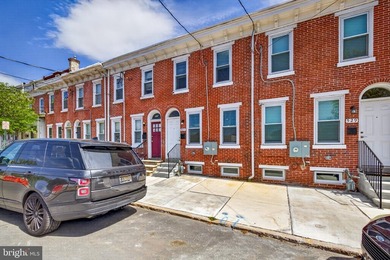 City Living at it's Best This totally renovated 2 bedrooms and 2 - photo 3