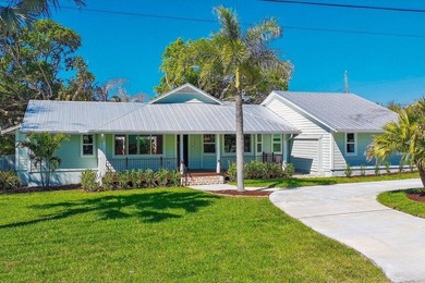 A refined coastal retreat in Stuart's coveted Port Sewall. This - photo 1