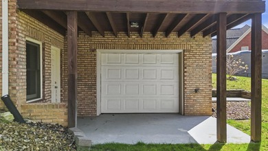 Centrally located in the heart of Morristown, this picturesque - photo 12
