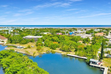 Casa Manana Shores, located in the heart of Marathon, is a - photo 13