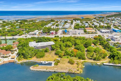 Casa Manana Shores, located in the heart of Marathon, is a - photo 14