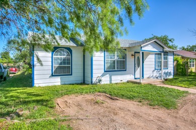 Check out this 2 bedroom, 1 bath home! Located on a corner lot - photo 14