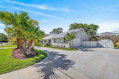A refined coastal retreat in Stuart's coveted Port Sewall. This - photo 6