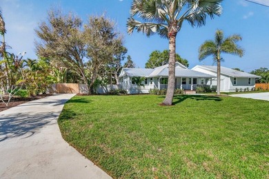 A refined coastal retreat in Stuart's coveted Port Sewall. This - photo 8