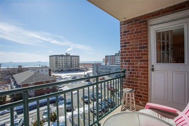 Welcome home to this Junior-4 converted to a two-bedroom - photo 27
