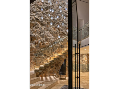 The HIGHEST HOME in Paradise Valley + the surrounding areas. At