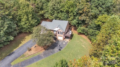 Lake Hickory Home For Sale in Hickory North Carolina