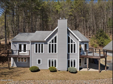 Contemporary lakeview home offers a rare blend of flexibility - photo 5