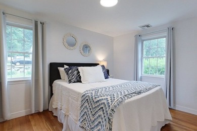 Enjoy this beautifully updated Ranch set on a corner lot w/ - photo 11