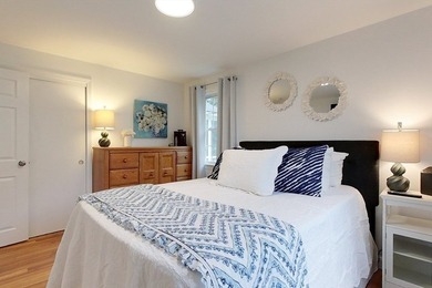 Enjoy this beautifully updated Ranch set on a corner lot w/ - photo 12