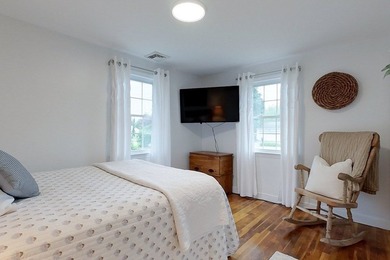 Enjoy this beautifully updated Ranch set on a corner lot w/ - photo 13