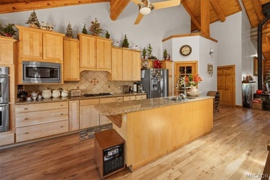 Discover the exceptional craftsmanship of this stunning log home - photo 14