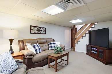 Enjoy this beautifully updated Ranch set on a corner lot w/ - photo 20