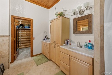 Discover the exceptional craftsmanship of this stunning log home - photo 22