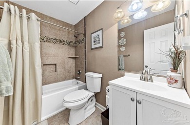 ONLY UNIT CURRENTLY LISTED FOR SALE IN THE COMPLEX! Welcome to - photo 22