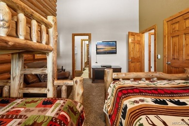 Discover the exceptional craftsmanship of this stunning log home - photo 28